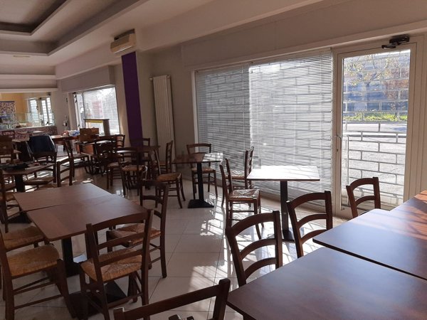 locale commerciale in vendita a Stezzano