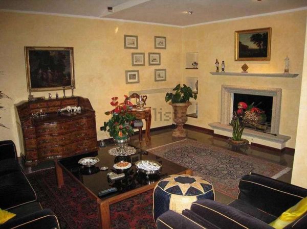 casa indipendente in vendita a Stezzano