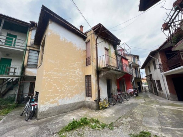 casa indipendente in vendita a Stezzano