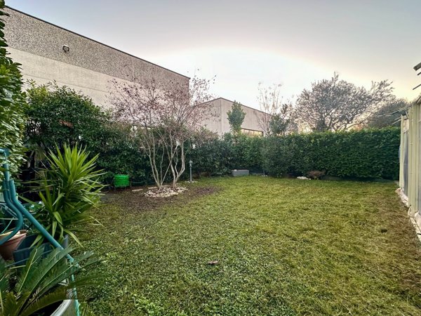 casa indipendente in vendita a Stezzano