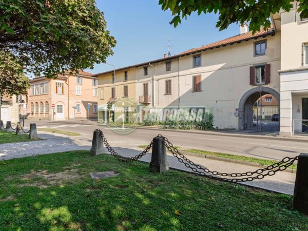 casa indipendente in vendita a Stezzano