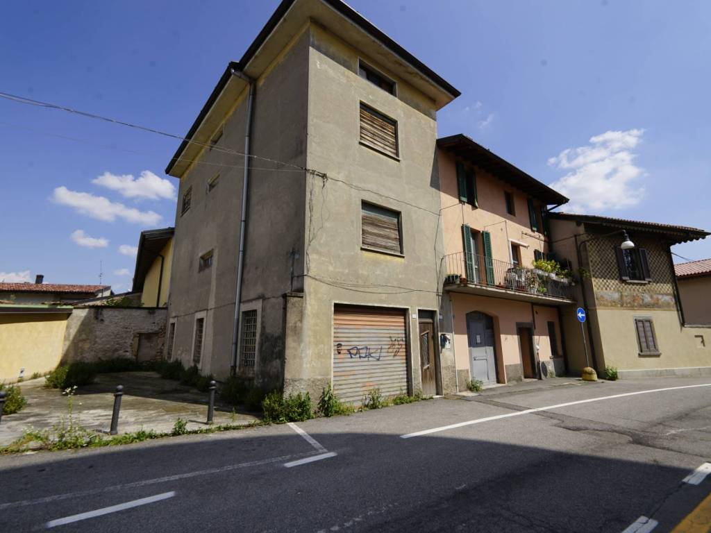 casa indipendente in vendita a Stezzano