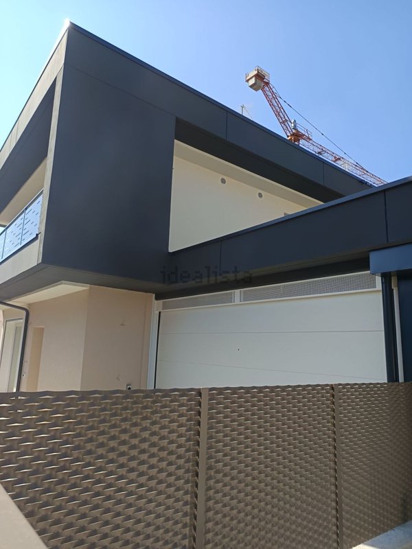 casa indipendente in vendita a Stezzano