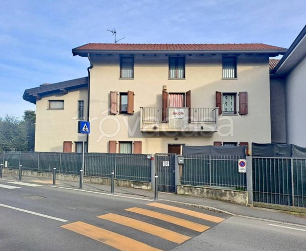 casa indipendente in vendita a Stezzano