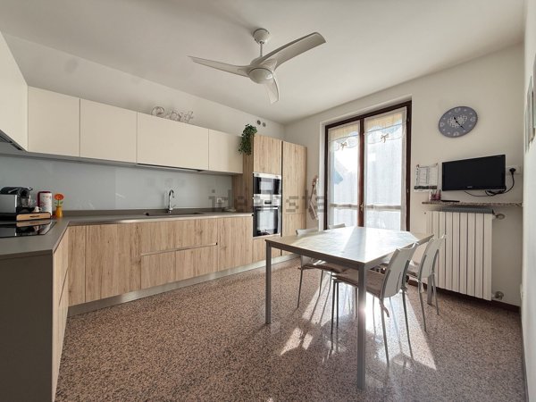 casa indipendente in vendita a Stezzano