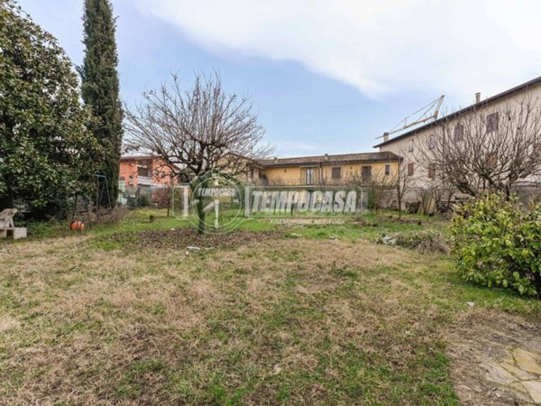 casa indipendente in vendita a Stezzano