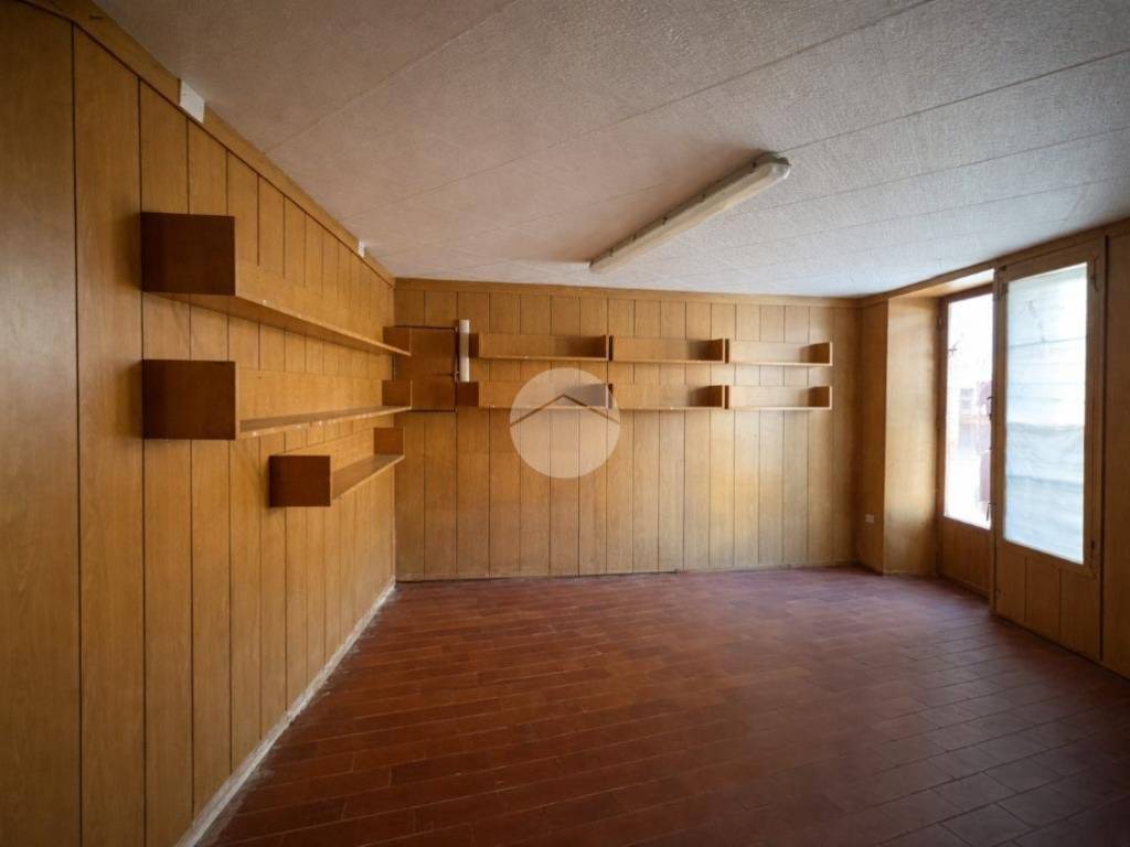 negozio in vendita a Stezzano