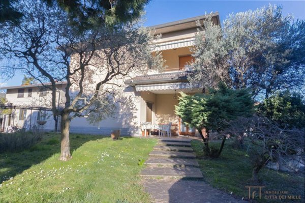 casa indipendente in vendita a Stezzano