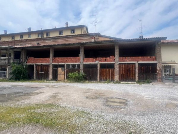 casa indipendente in vendita a Stezzano