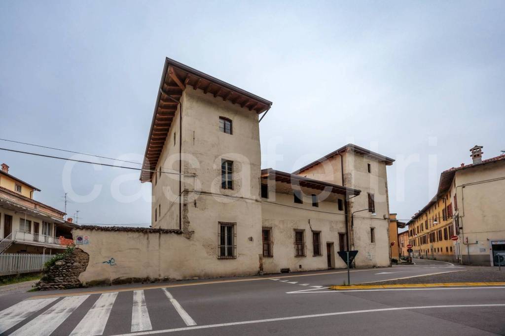 casa indipendente in vendita a Stezzano