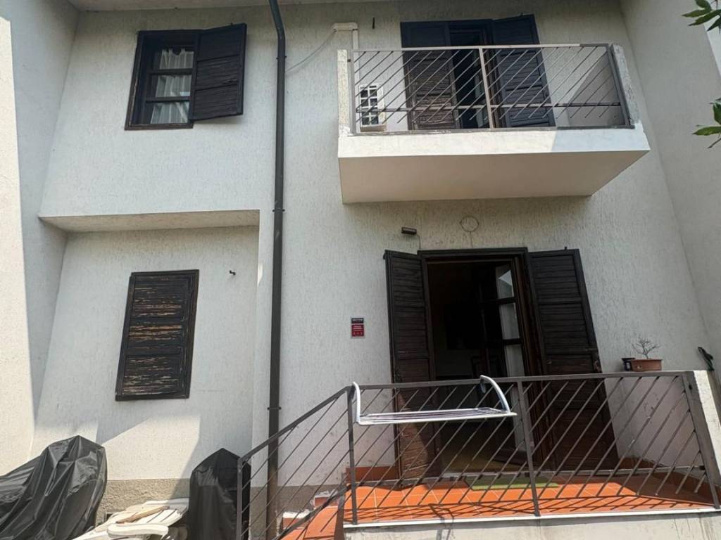 casa indipendente in vendita a Stezzano
