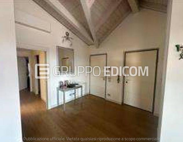locale commerciale in vendita a Stezzano