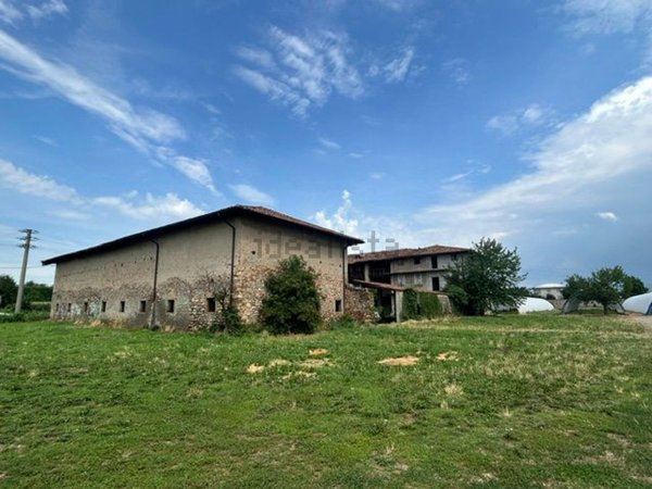 casale in vendita a Stezzano