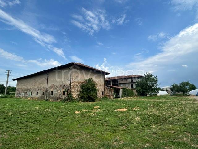 casa indipendente in vendita a Stezzano