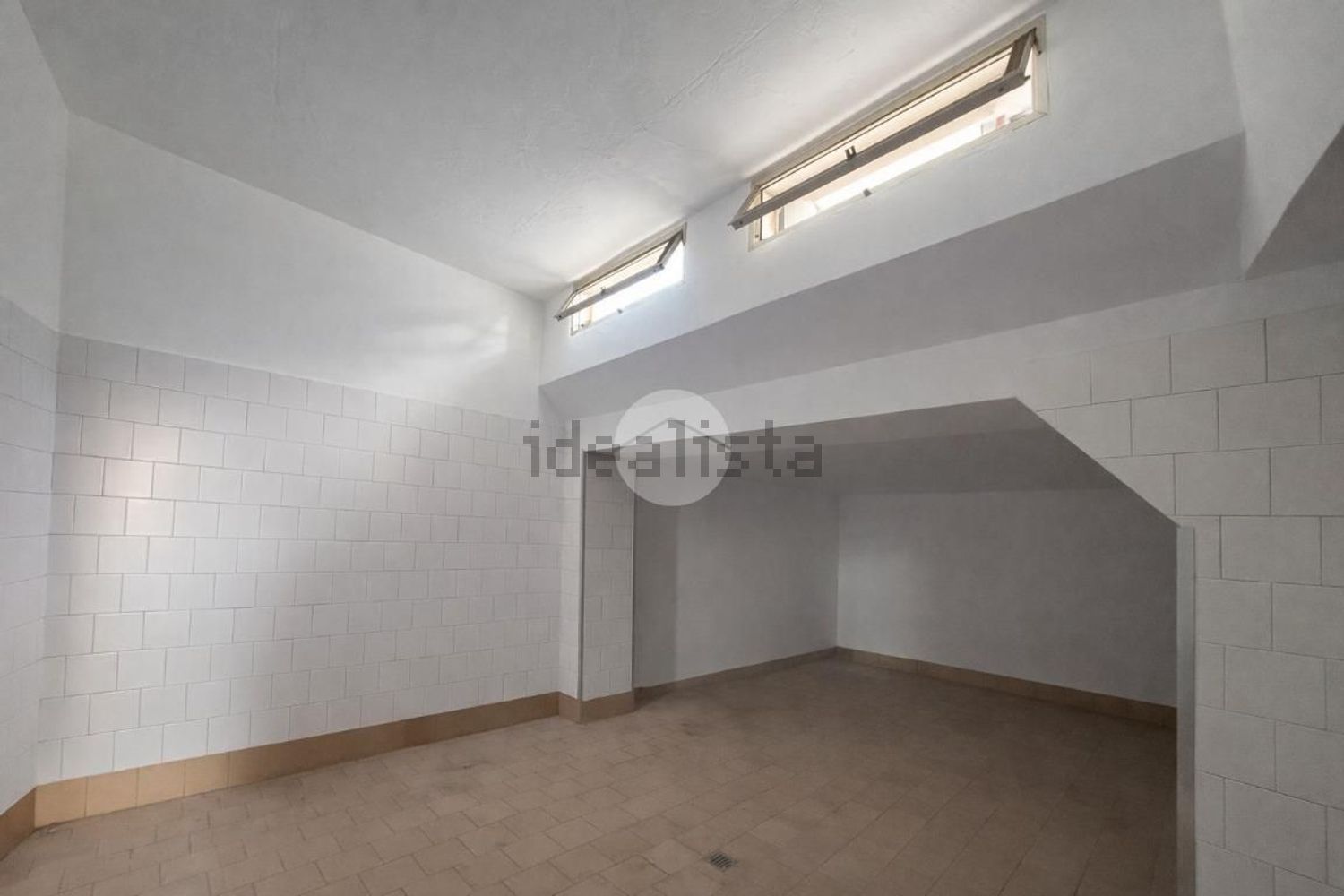 locale commerciale in vendita a Stezzano