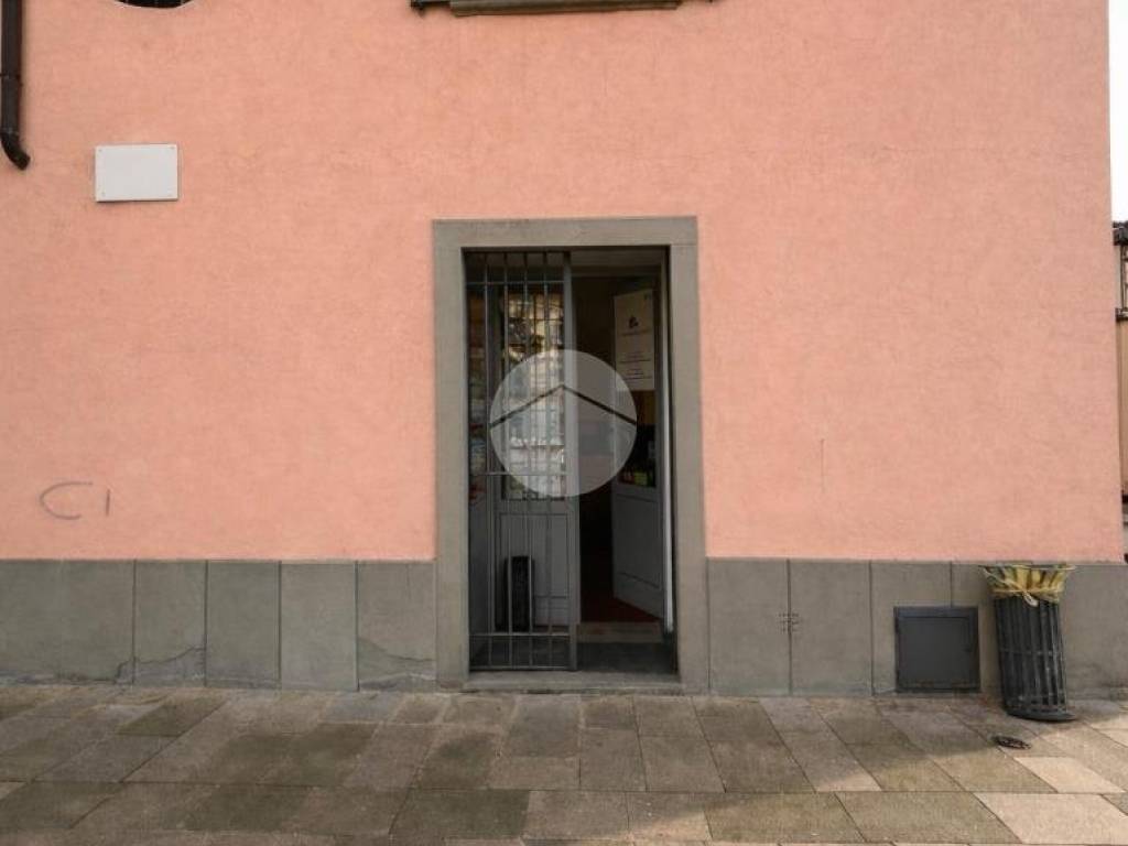 negozio in vendita a Stezzano