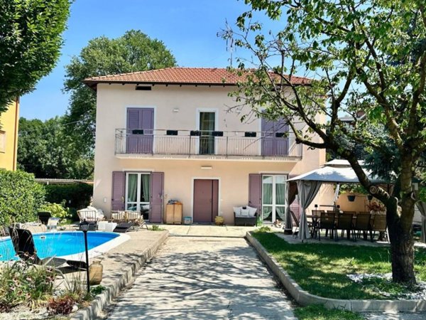 casa indipendente in vendita a Stezzano