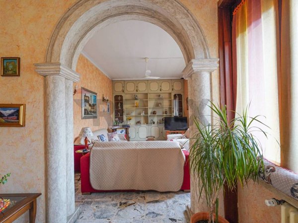casa indipendente in vendita a Stezzano