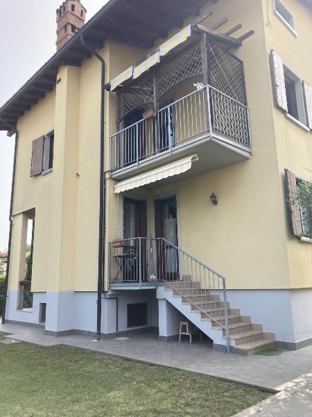 casa indipendente in vendita a Stezzano