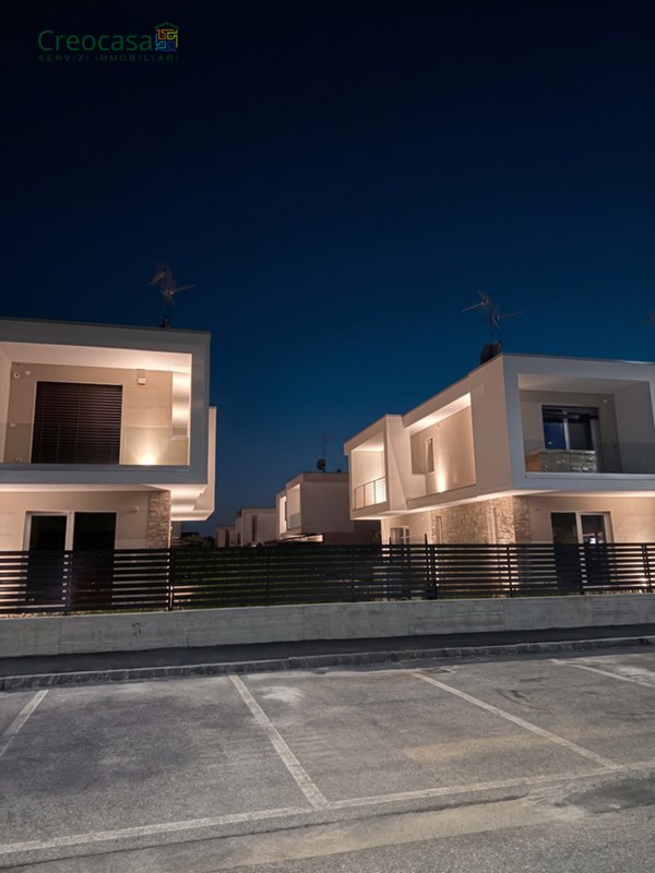 casa indipendente in vendita a Stezzano