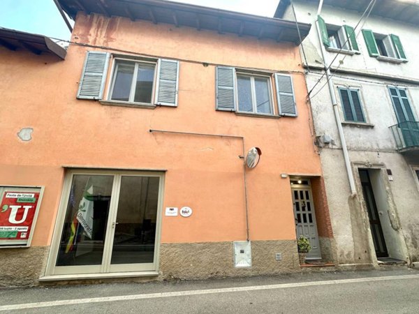 casa indipendente in vendita a Stezzano