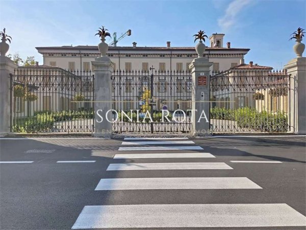 casa indipendente in vendita a Stezzano