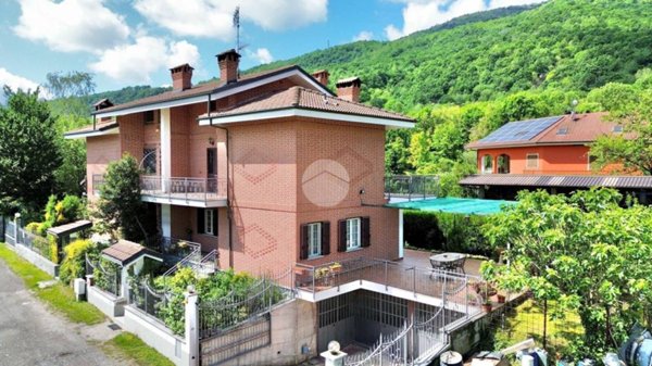 casa indipendente in vendita ad Avigliana in zona Bertassi
