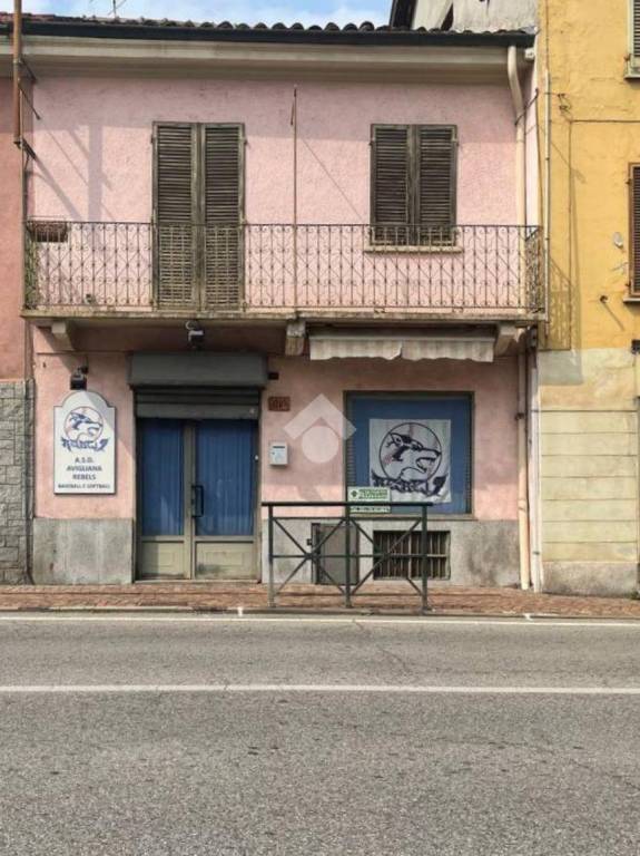 negozio in vendita ad Avigliana