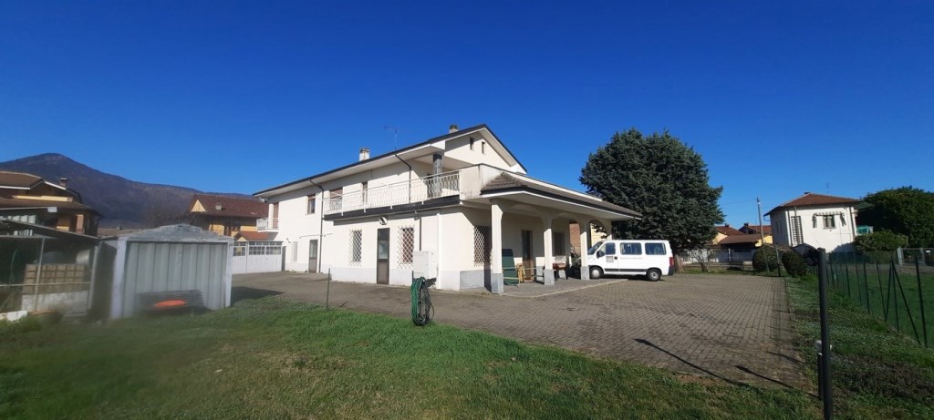 appartamento in vendita ad Avigliana in zona Grangia