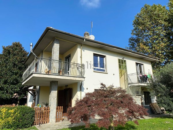 casa indipendente in vendita ad Avigliana in zona Bertassi