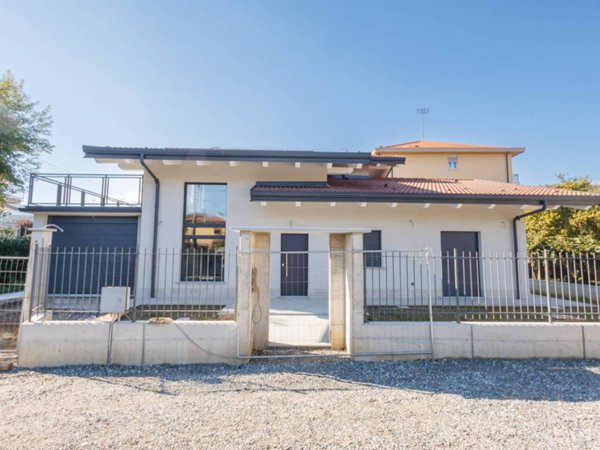 casa indipendente in vendita ad Avigliana