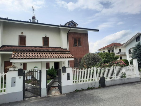 casa indipendente in vendita ad Avigliana