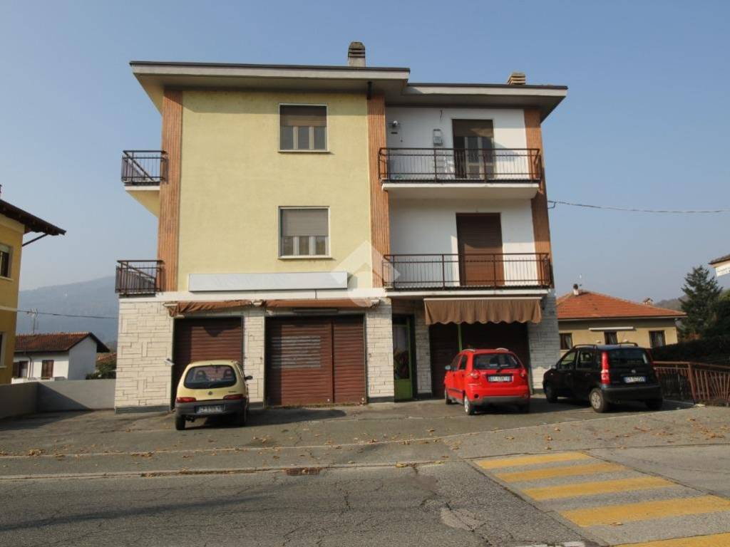 negozio in vendita ad Avigliana