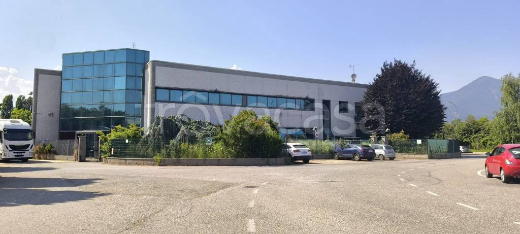 locale commerciale in vendita ad Avigliana