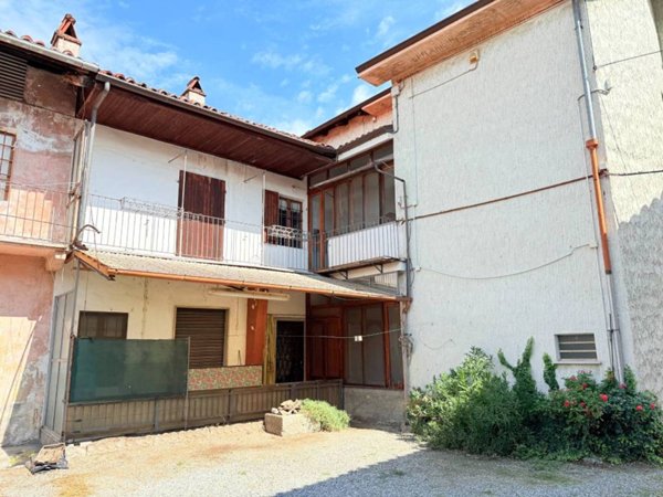 casa indipendente in vendita ad Avigliana in zona Grangia