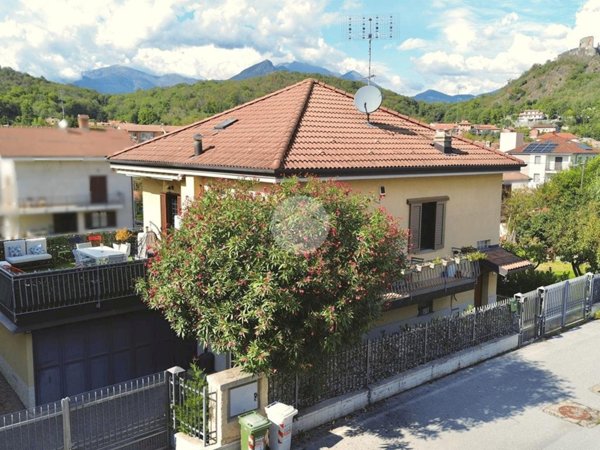 casa indipendente in vendita ad Avigliana