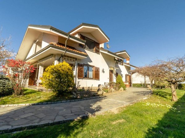 casa indipendente in vendita ad Avigliana