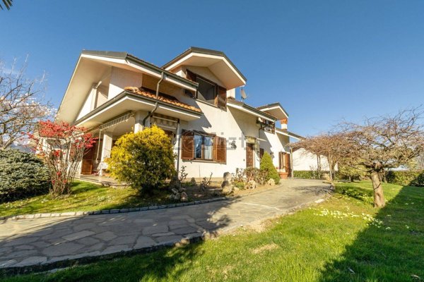 casa indipendente in vendita ad Avigliana