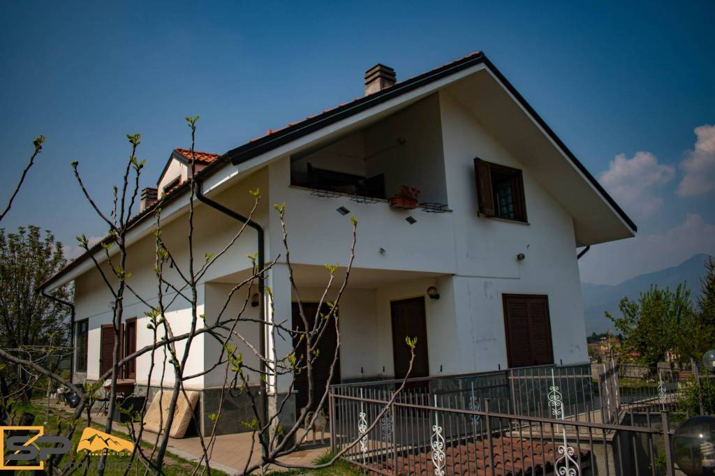 casa indipendente in vendita ad Avigliana