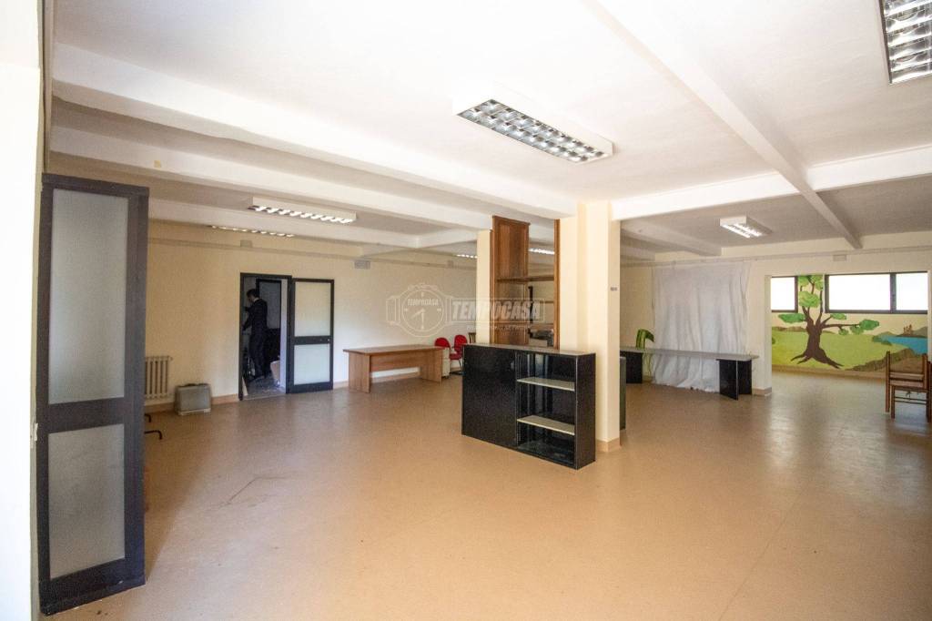 negozio in vendita ad Avigliana