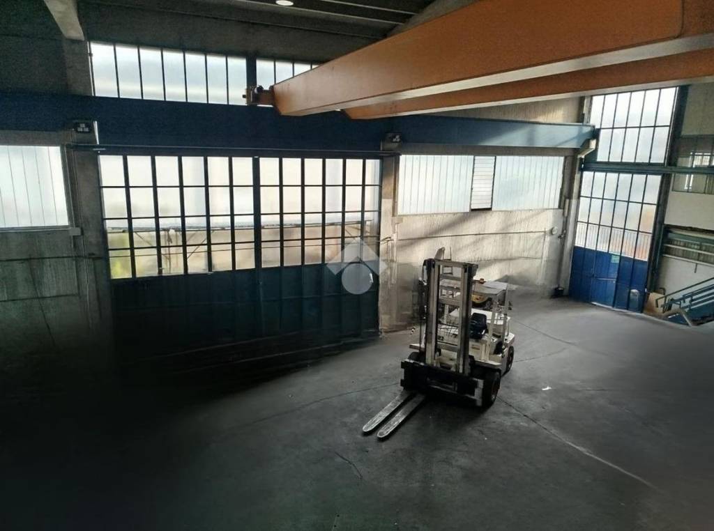 locale commerciale in vendita ad Avigliana