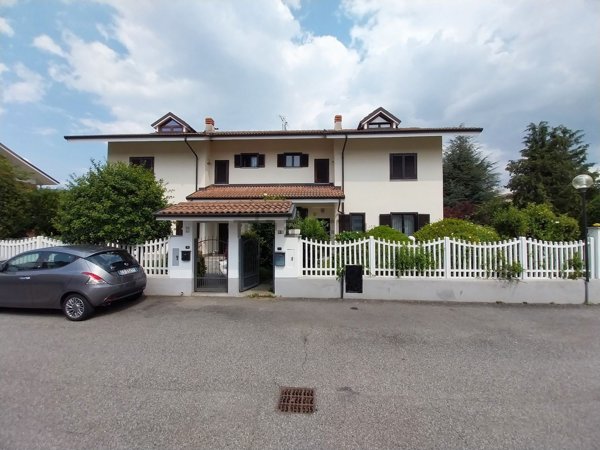 casa indipendente in vendita ad Avigliana