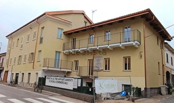 locale commerciale in vendita ad Avigliana