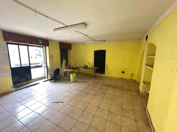 locale commerciale in vendita ad Avigliana