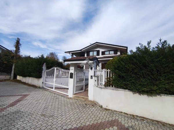 casa indipendente in vendita ad Avigliana