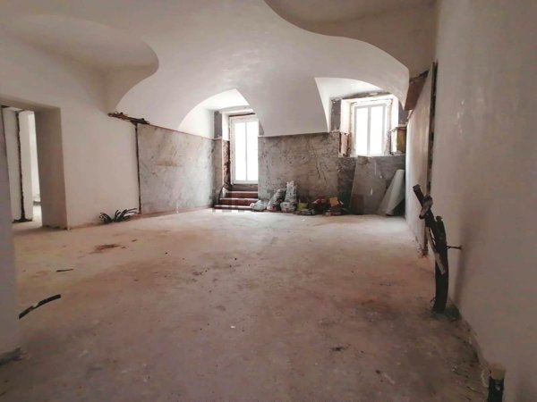 locale commerciale in vendita ad Avigliana