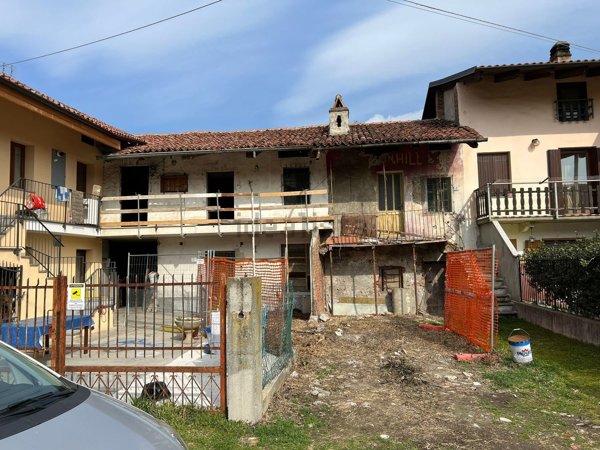 casale in vendita ad Avigliana in zona Drubiaglio