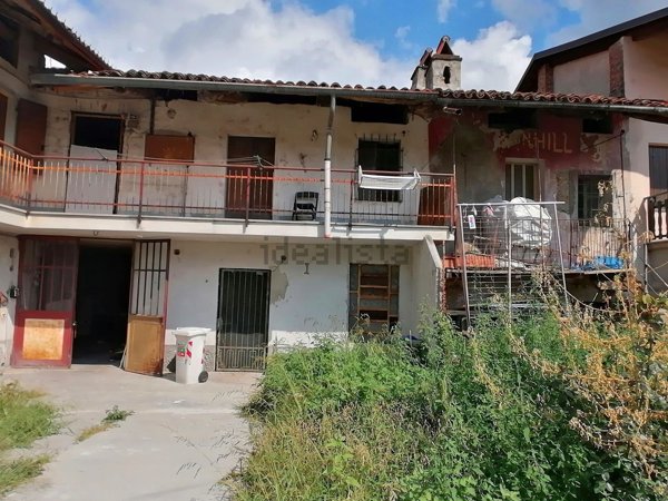 casale in vendita ad Avigliana in zona Drubiaglio
