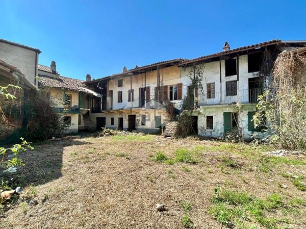 casa indipendente in vendita ad Avigliana in zona Drubiaglio