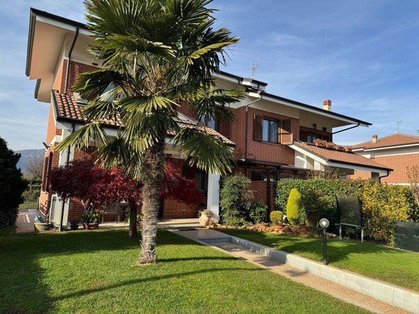 casa indipendente in vendita ad Avigliana